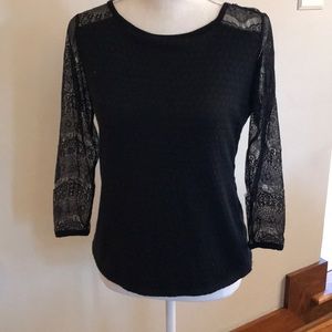 Black Sweater w/ Lace Sleeve Detail 🖤
